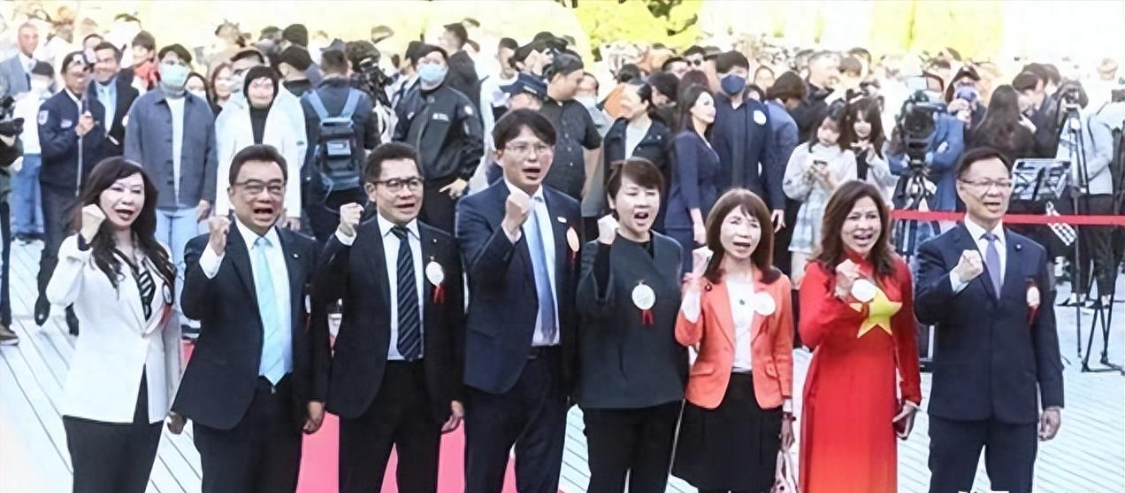 28圈-民众党团大换血，新任总召竟是统派？黄国昌表态，郑丽文布局稳了